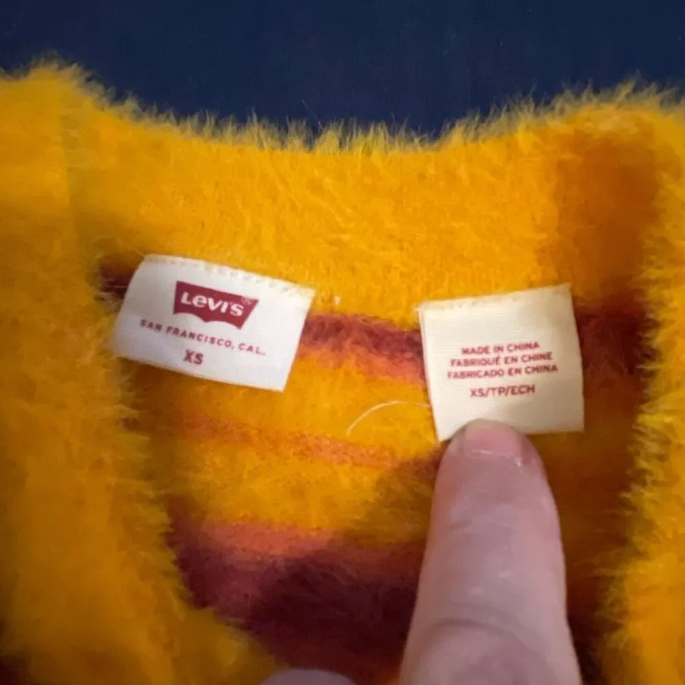 Levi’s Cat Cardigan Sweater Fuzzy Wuzzy